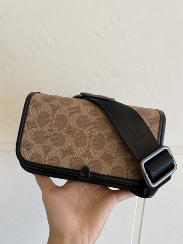 日本未入荷 コーチ n級品 新型男性バッグcharter携帯電話バッグ