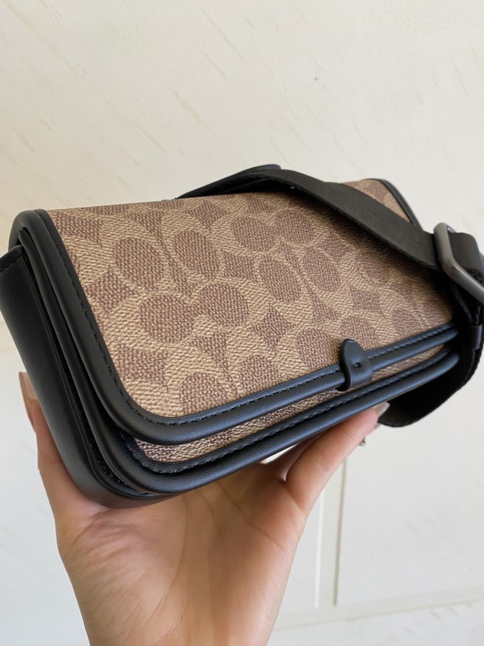 日本未入荷 コーチ n級品 新型男性バッグcharter携帯電話バッグ