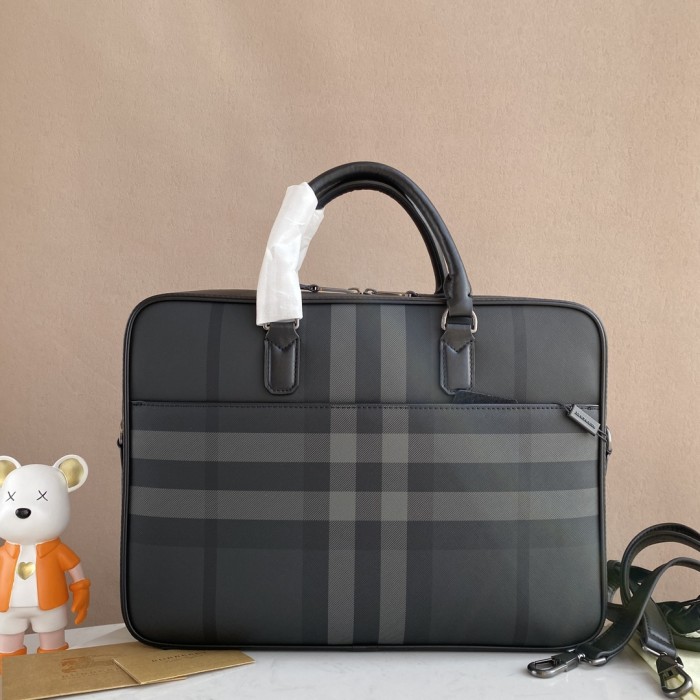 超奇跡の入荷☆ バーバリー スーパーコピーハンドバック