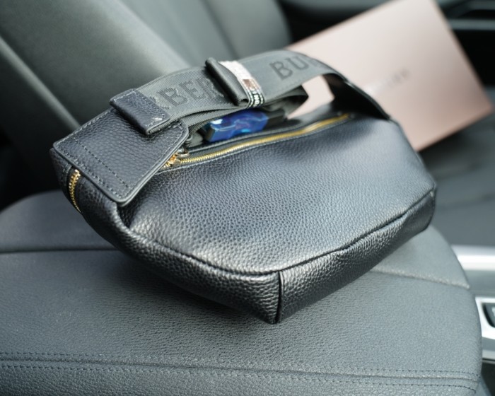 大人気 バーバリー n級品 ショルダーバック