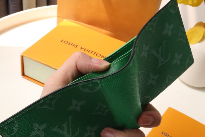超奇跡の入荷☆ ルイヴィトン 偽物通販 短財布