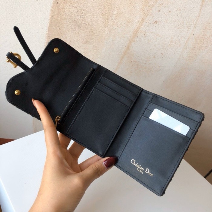 【限定】ディオール 偽物通販 短財布