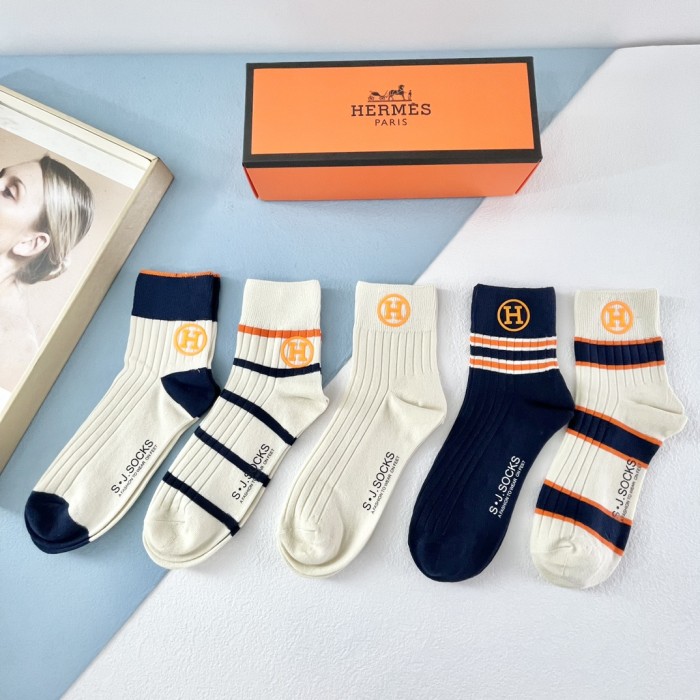 超奇跡の入荷☆ エルメス コピーおすすめ 靴下って