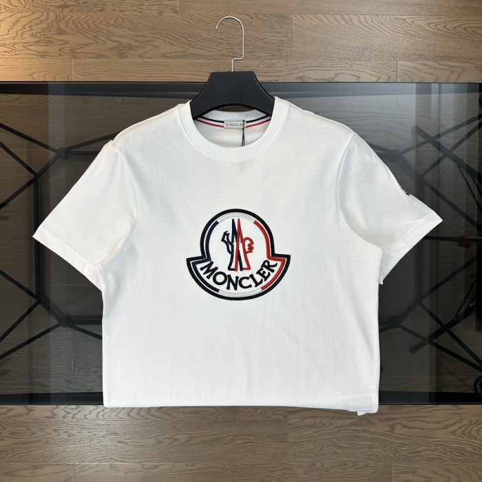 新作 モンクレール n級品 2024新しい刺繍大きなロゴロゴ半袖Tシャツ2色