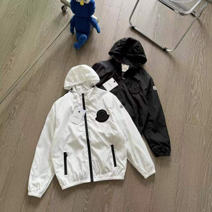 【限定】モンクレール 激安偽物 フード付きジャケットウィンドブレーカーコートジャケット2色