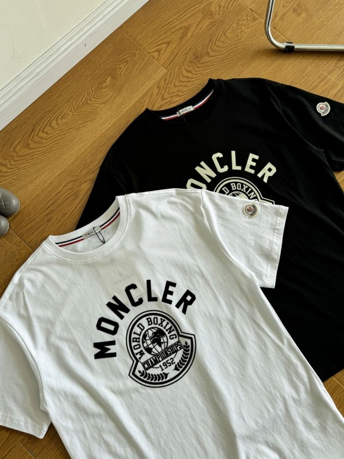 【話題商品！】 モンクレール 激安通販 メンズ春夏フロッキープリントクルーネック半袖Tシャツ2色