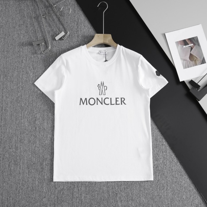 累積売上総額第１位！モンクレール 激安通販 2024新ロゴラウンドネック半袖Tシャツ2色