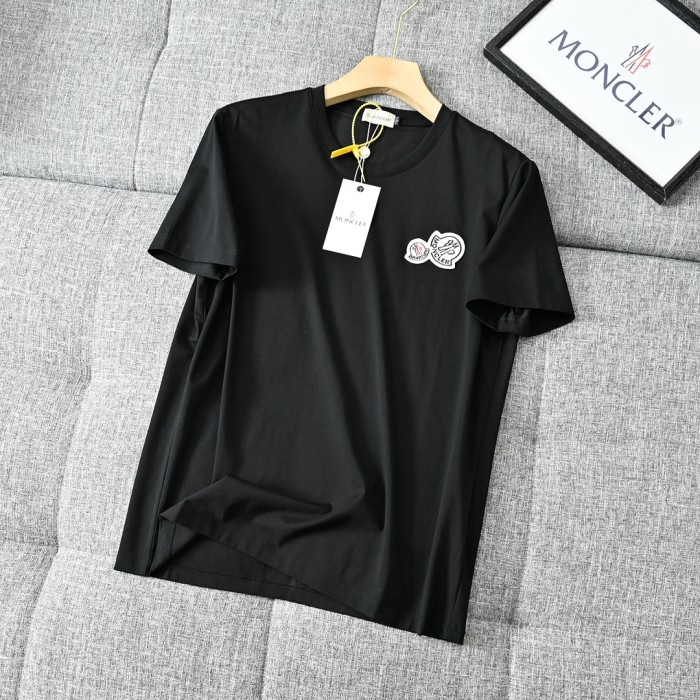 稀少 モンクレール コピーおすすめ メンズラウンドネック半袖Tシャツ2色
