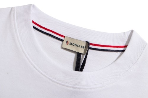 超奇跡の入荷☆ モンクレール コピーおすすめ 2024新しいラウンドネック半袖Tシャツ