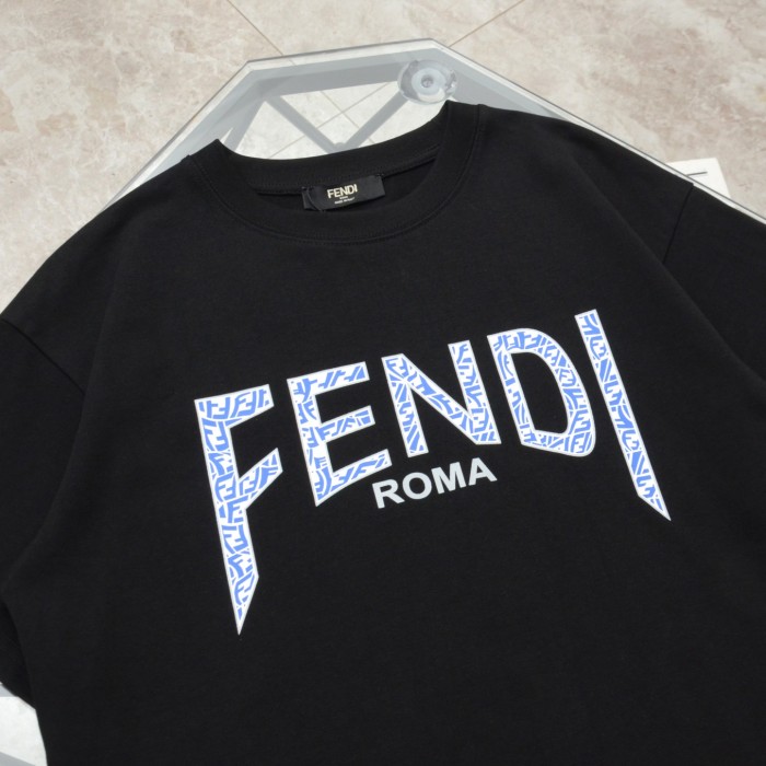 新作 フェンディ コピー スーパーコピー ポケット ジップ カジュアル ラウンドネック 半袖 Tシャツ