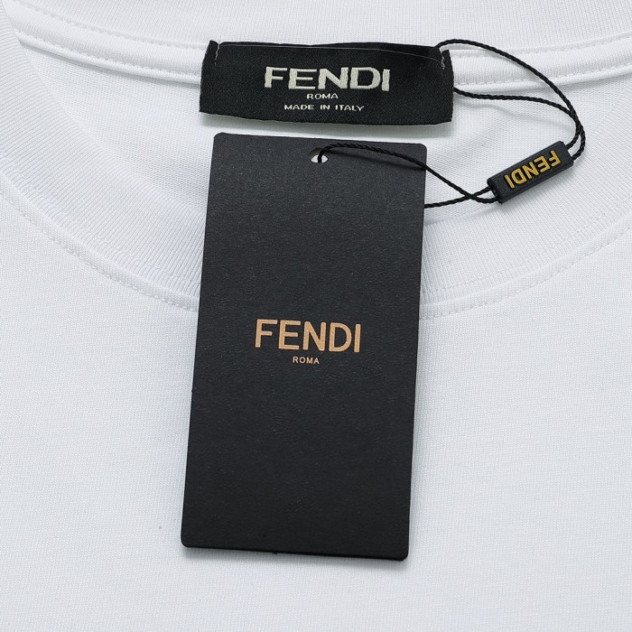 超話題! フェンディ n級品 新しいプリントTシャツ