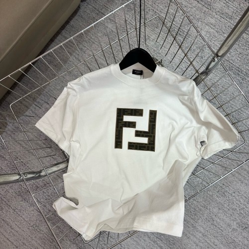 累積売上総額第１位！フェンディ コピー 2024春夏新作ダブルF刺繍精密刺繍ラウンドネック半袖Tシャツ2色