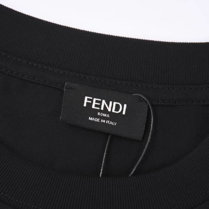 大人気 フェンディ コピー の刺繍文字Tシャツ