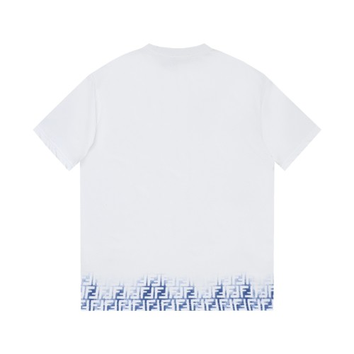 使い勝手良し フェンディ 偽物通販 2024 裾グラデーションLOGO プリント半袖Tシャツ