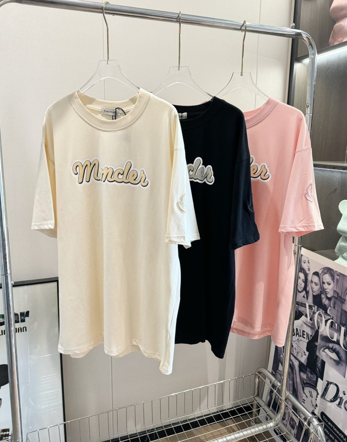 【話題商品！】 モンクレール n級品 24SS フロッキー刺繍ロゴ半袖Tシャツ3色