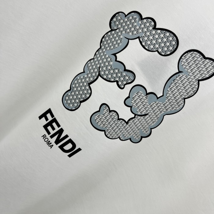 日本未入荷 フェンディ 激安通販 コピー 夏の新限定モデルFF個性モデル半袖Tシャツ