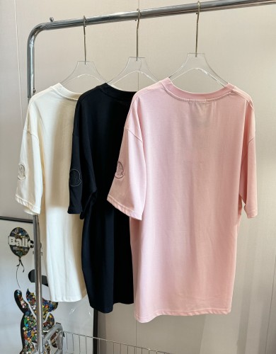 【話題商品！】 モンクレール n級品 24SS フロッキー刺繍ロゴ半袖Tシャツ3色