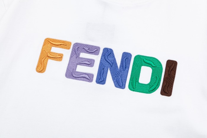 超話題! フェンディ コピーおすすめ リトルモンスター カラフルダブルFFステッチ刺繍
