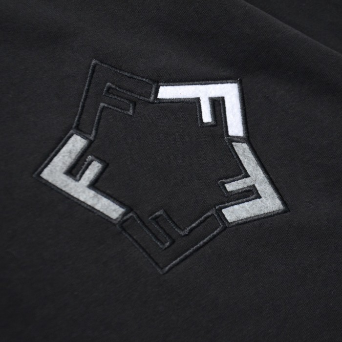【限定】フェンディ コピーおすすめ 刺繍 F 斜めアレンジ カジュアル ラウンドネック 半袖 Tシャツ