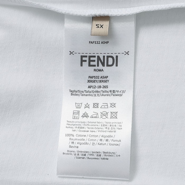 超話題! フェンディ n級品 新しいプリントTシャツ