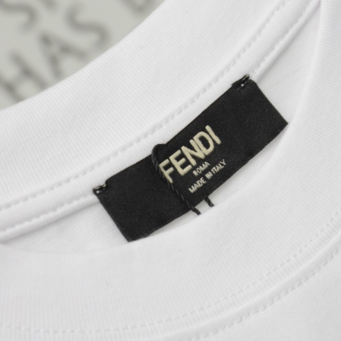 【話題商品！】フェンディ 激安通販 ポケット ジップ カジュアル ラウンドネック 半袖 Tシャツ