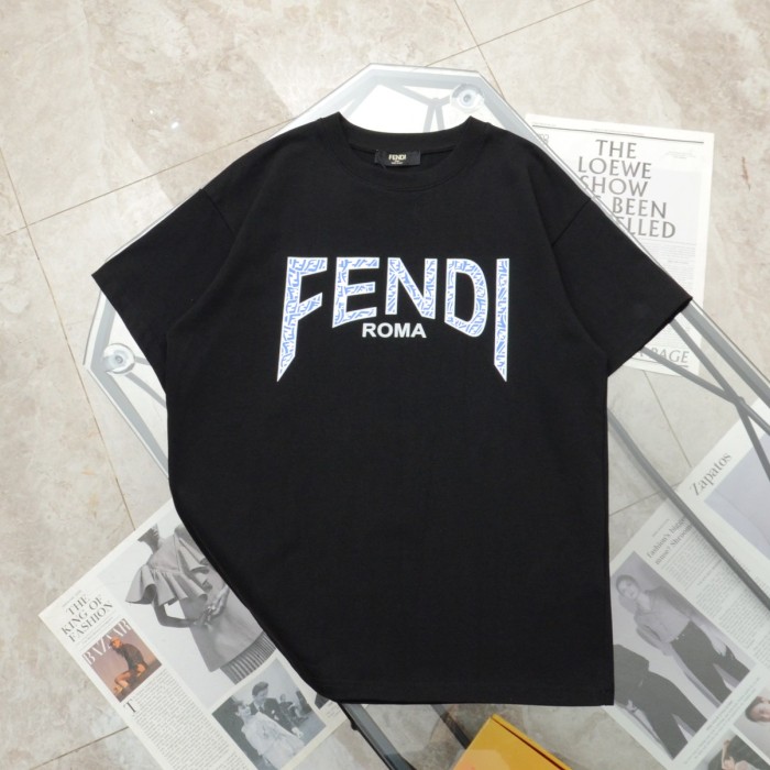 新作 フェンディ コピー スーパーコピー ポケット ジップ カジュアル ラウンドネック 半袖 Tシャツ