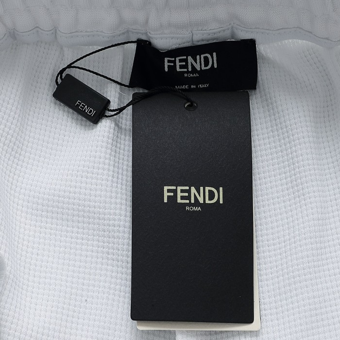 日本未入荷 フェンディ n級品 メンズ ショーツ