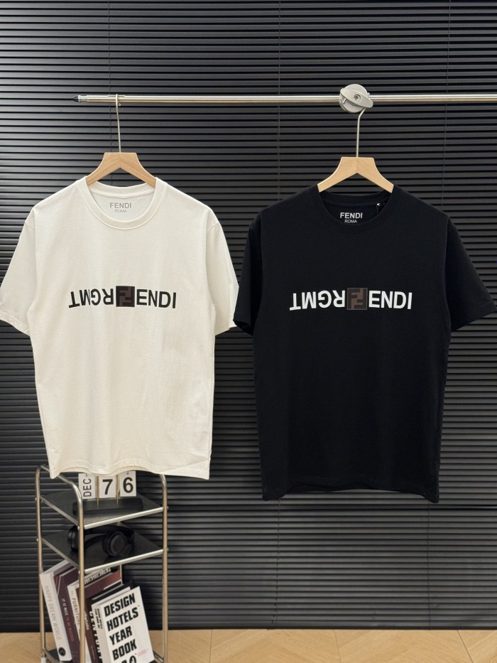 超奇跡の入荷☆ フェンディ 偽物通販 24ss夏の胸ロゴLOGOプリントカップル半袖Tシャツ2色