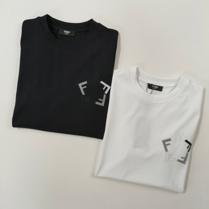 【話題商品！】フェンディ コピーおすすめ の胸のFの文字刺繍ロゴラウンドネック半袖Tシャツ