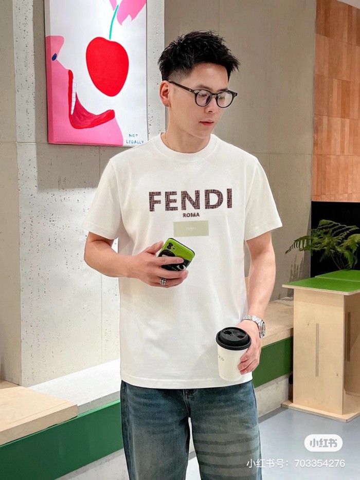 稀少 フェンディ スーパーコピー 春夏2024新作プリント丸首半袖Tシャツ