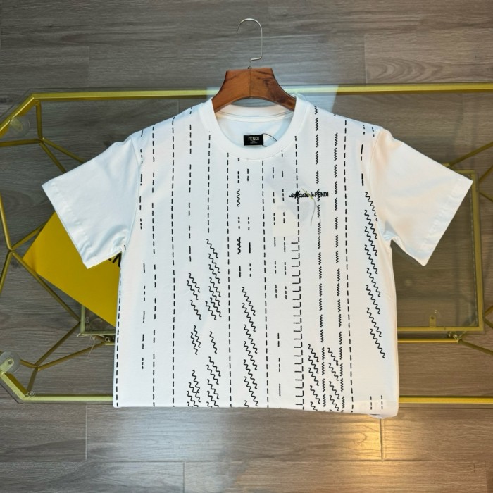 超話題! フェンディコピーおすすめ SS24文字入り半袖Tシャツ 2色