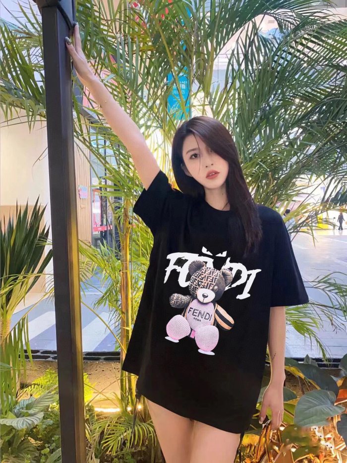 大人気 フェンディコピー 夏の新作漫画クマプリントラウンドネック半袖Tシャツ