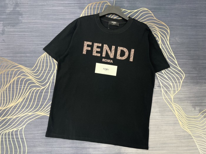 稀少 フェンディ スーパーコピー 春夏2024新作プリント丸首半袖Tシャツ