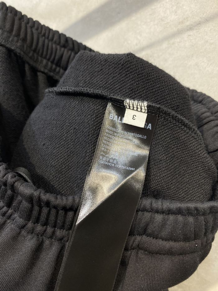 高品質 バレンシアガ n級品 早春モデル破れた裾は古い着用ショートパンツ