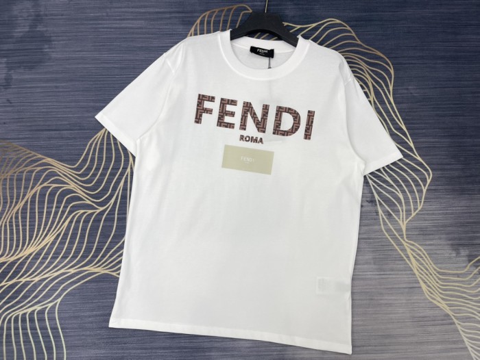 稀少 フェンディ スーパーコピー 春夏2024新作プリント丸首半袖Tシャツ