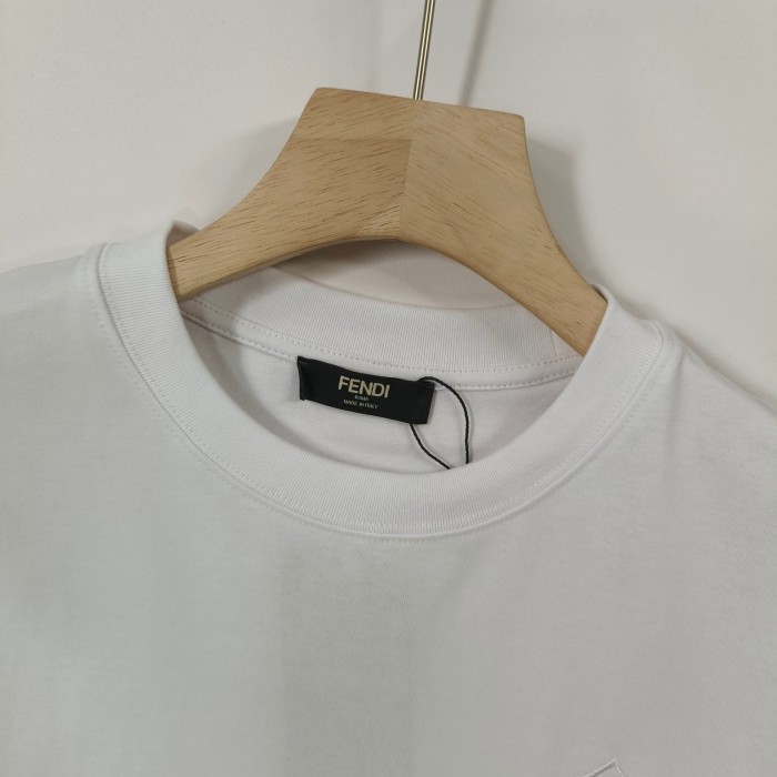【話題商品！】フェンディ コピーおすすめ の胸のFの文字刺繍ロゴラウンドネック半袖Tシャツ