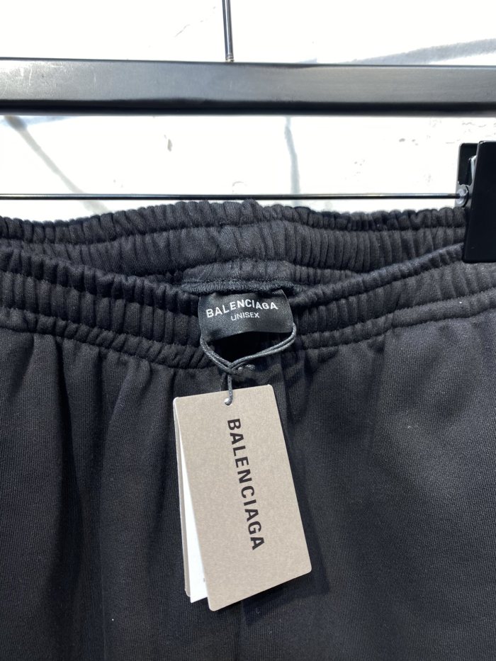 高品質 バレンシアガ n級品 早春モデル破れた裾は古い着用ショートパンツ