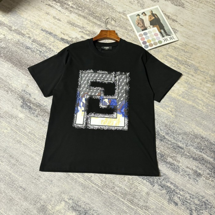 累積売上総額第１位！フェンディ スーパーコピー ダブルFプリントのラウンドネック半袖Tシャツ