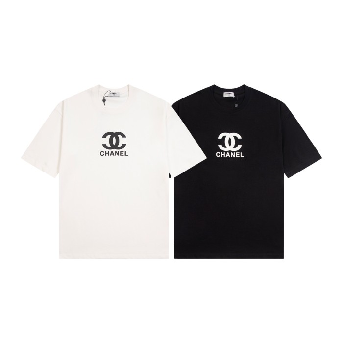 累積売上総額第１位！シャネル 激安偽物 ロゴ入りラウンドネック半袖Tシャツ