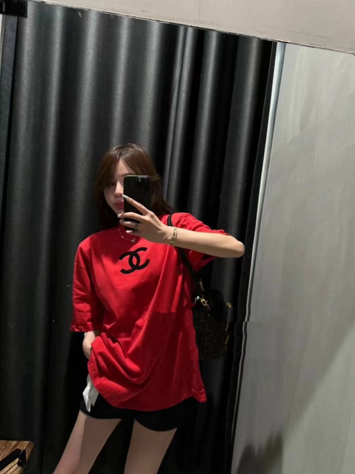 超奇跡の入荷☆ シャネル スーパーコピー ヘビーフロッキングパターン サンザシレッド 半袖