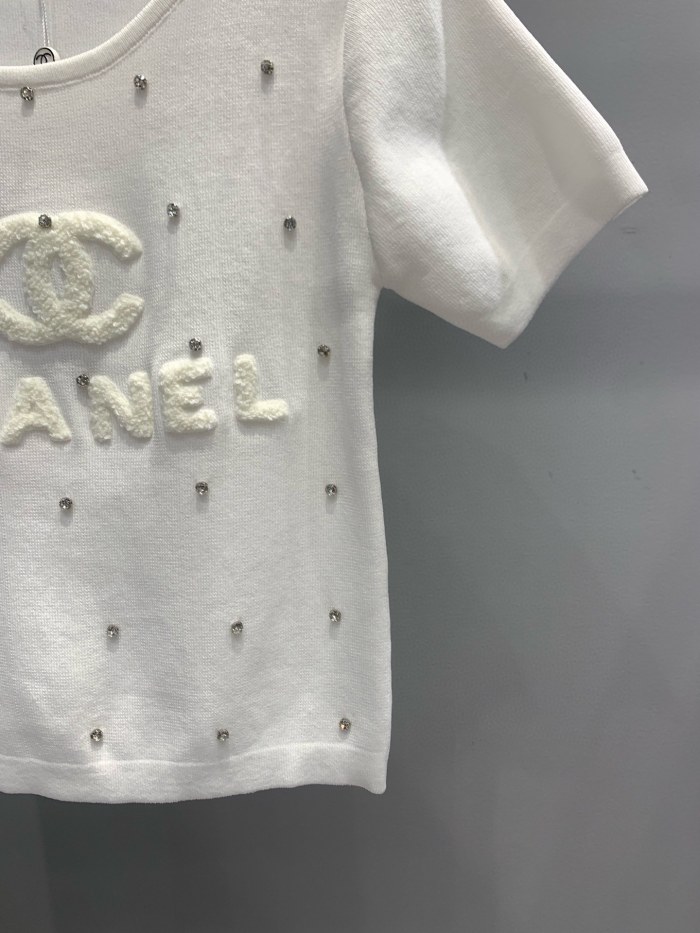 稀少 シャネル 激安偽物 ダブルC文字 立体タオル地刺繍 ヘビーデューティ スタッズニット 半袖