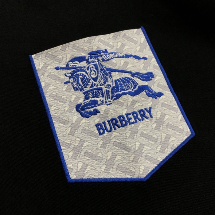 超奇跡の入荷☆ バーバリー コピーおすすめ 2024新作刺繍軍馬ポケット半袖Tシャツ