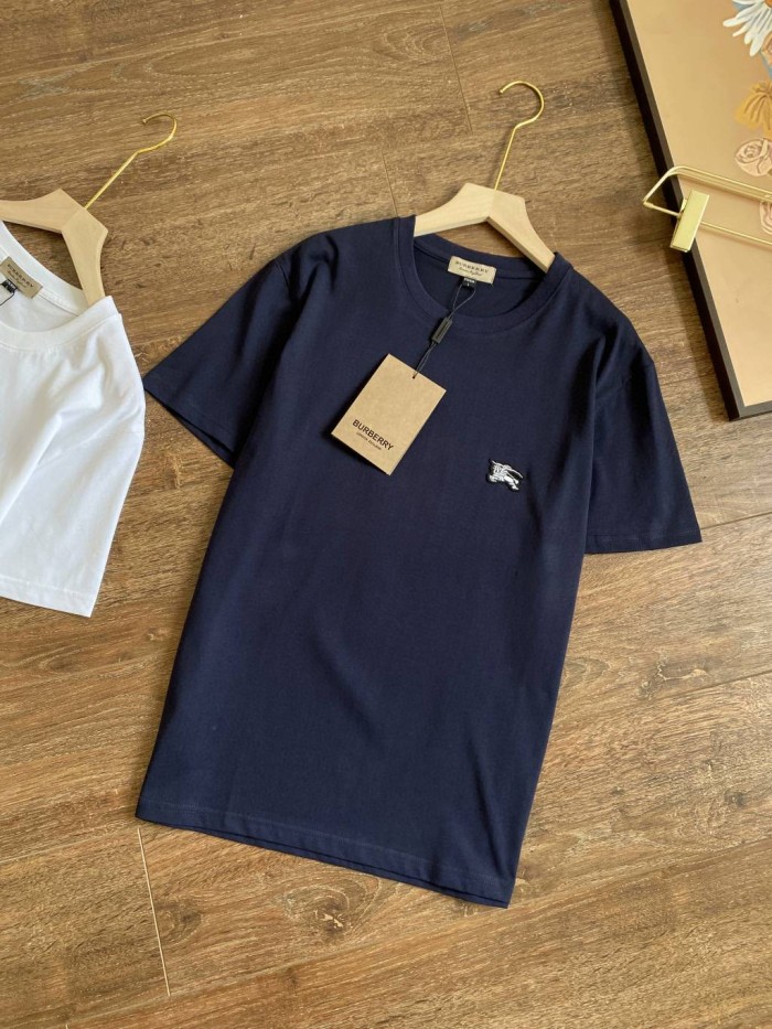 【話題商品！】 バーバリー 激安偽物 クルーネックTシャツ 3色