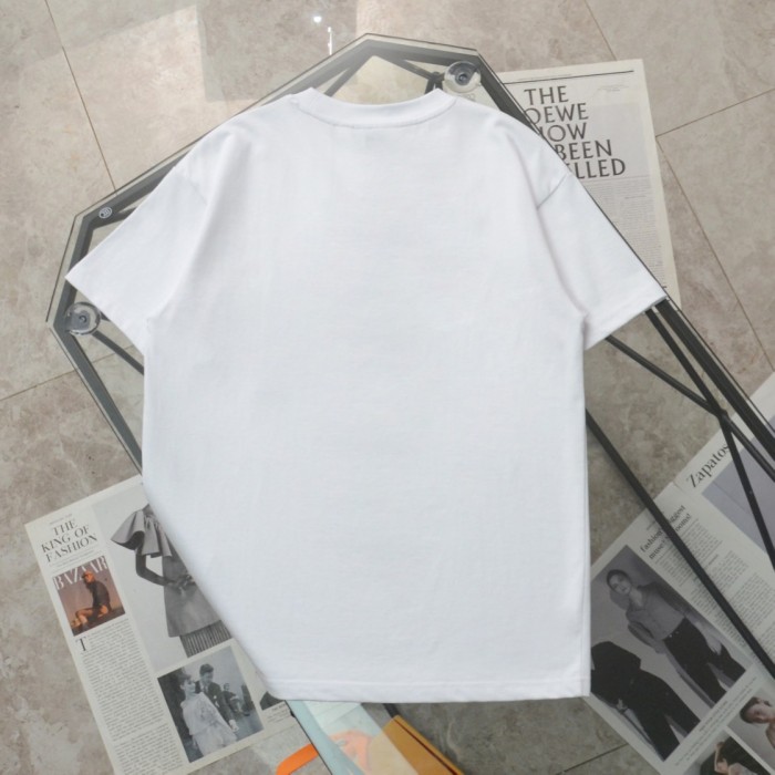 新作 バーバリー 偽物通販 刺繍ロゴ カジュアル ラウンドネック 半袖Tシャツ