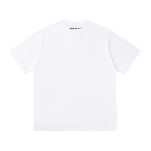 超奇跡の入荷☆ バーバリー コピーおすすめ ライトニングプリントアルファベットシリーズ半袖Tシャツ