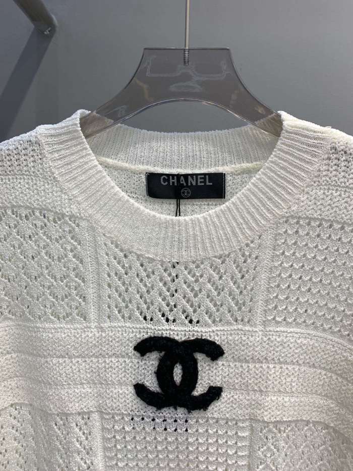 一目惚れ♪ シャネル コピーおすすめ リトルシャネル ダブルC 立体タオル刺繍 カットソー ニット 半袖2色