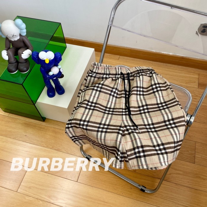 高品質 バーバリー スーパーコピー ラシック格子縞のショートパンツ