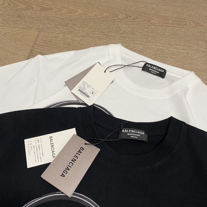 ★超人気 バレンシアガ コピー スーパーコピー 2024 SS チケットパスポート LOGO プリント半袖Tシャツ2色