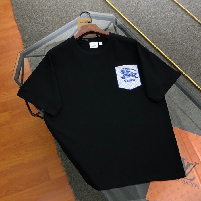 超奇跡の入荷☆ バーバリー コピーおすすめ 2024新作刺繍軍馬ポケット半袖Tシャツ