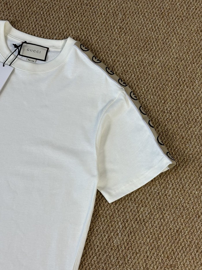 超奇跡の入荷☆ グッチ 激安通販 2024春夏新作肩編みダブルGクルーネック半袖Tシャツ2色